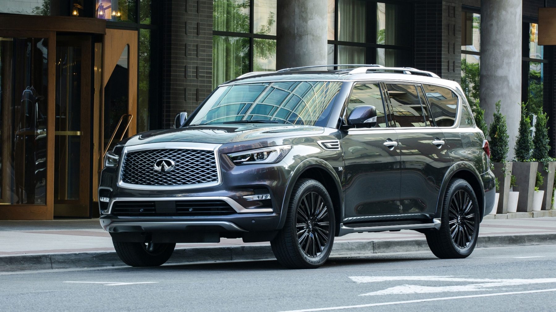 Infiniti qx80 черный